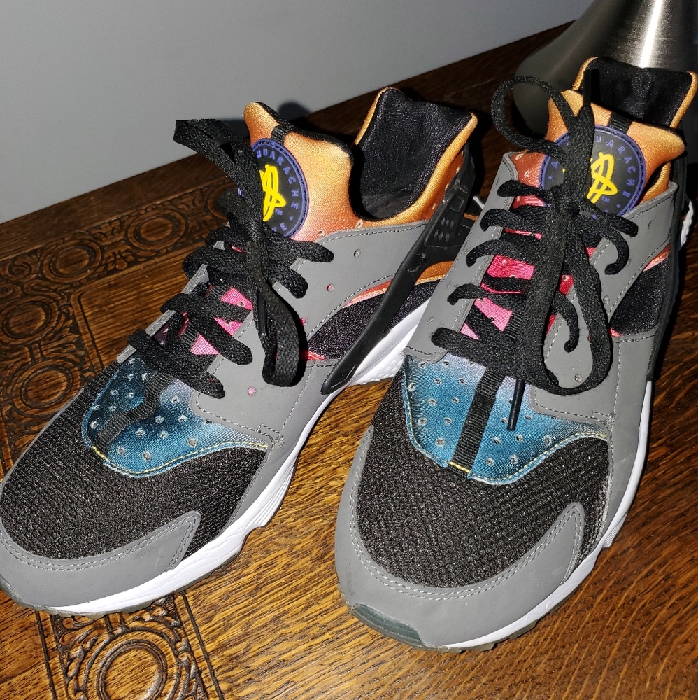 NIKE AIR HUARACHE